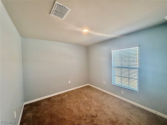 4th image of 5013 Pinetree Cir
