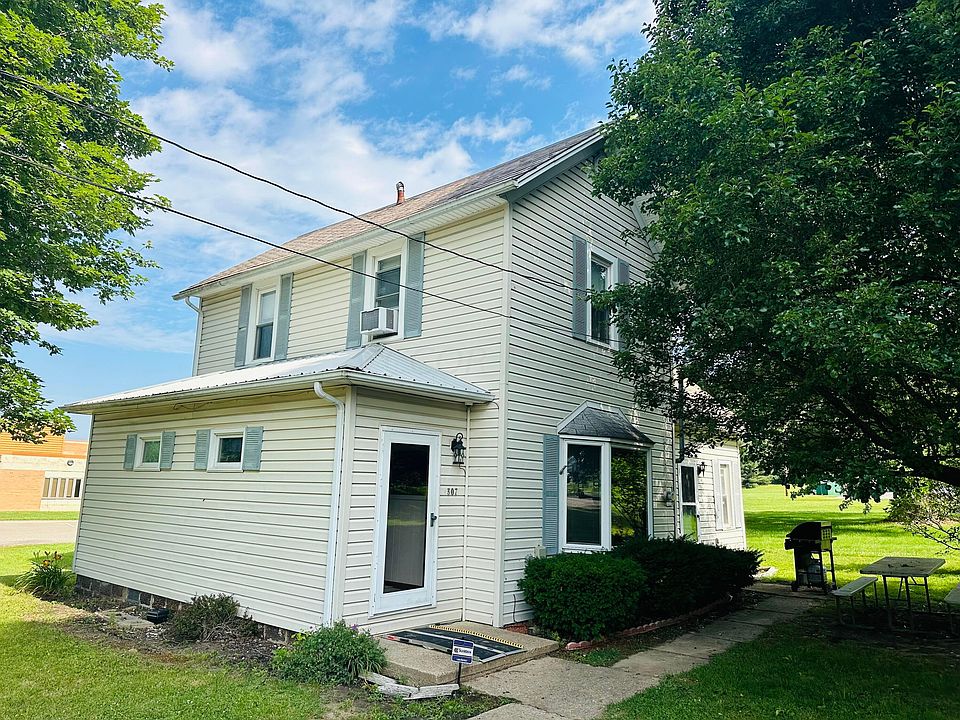 1st image of 307 W Poplar St
