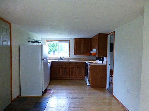 3rd image of 2524 Saint Clair St