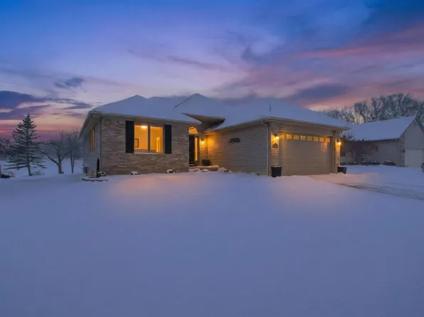 767 Berkshire Dr, Saline, MI 48176