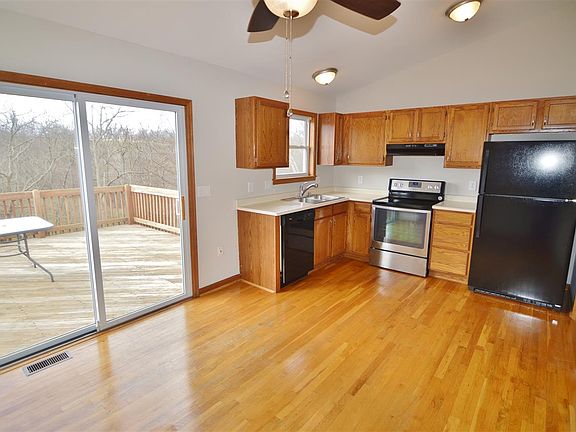 3rd image of 559 Grouse Ct