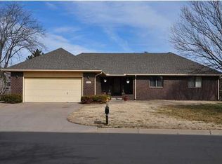240 N Willo Esque Dr, Wichita, KS 67212