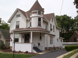 65 S Chestnut St, Aurora, IL 60506