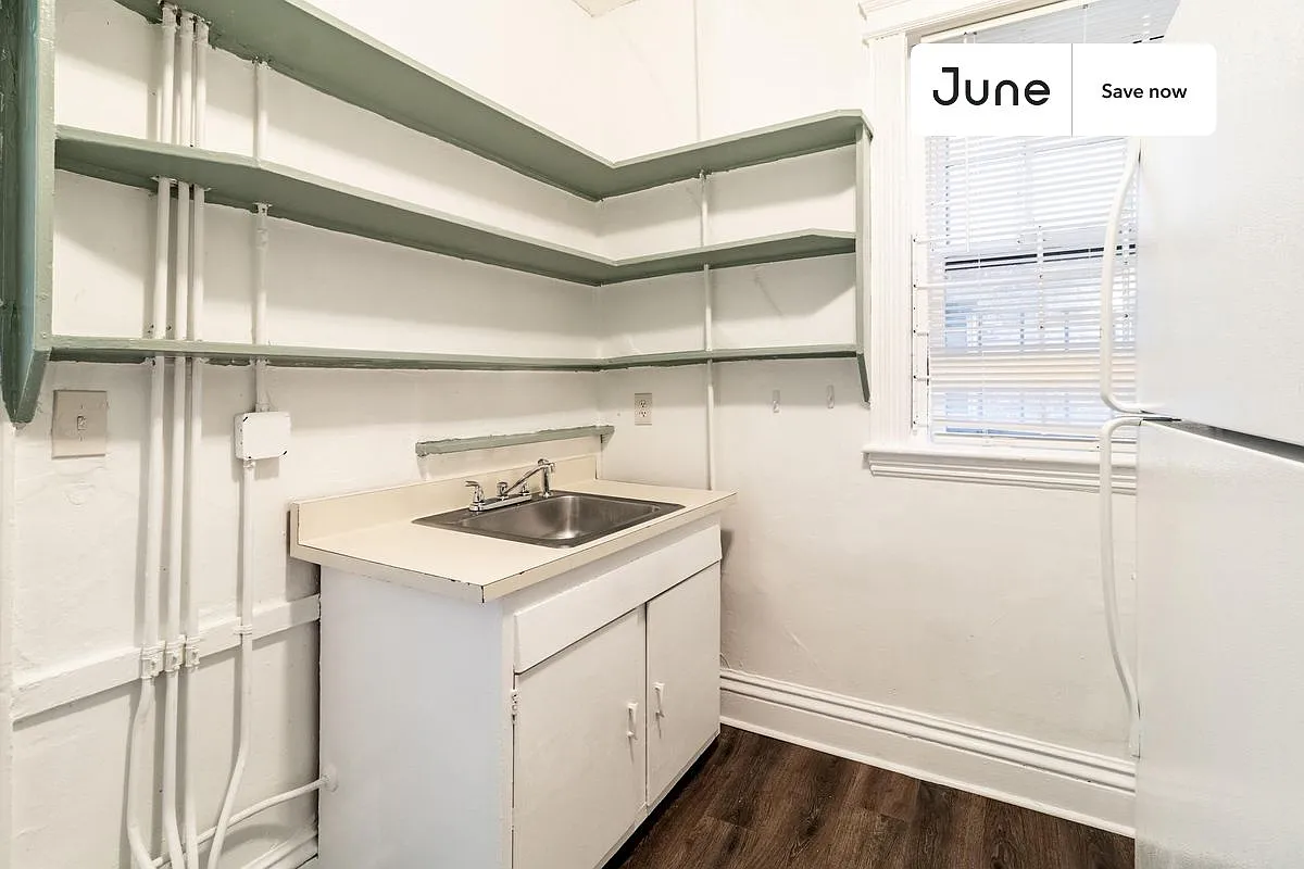 1 bed, 433 sqft, $3,050 — Photo 2