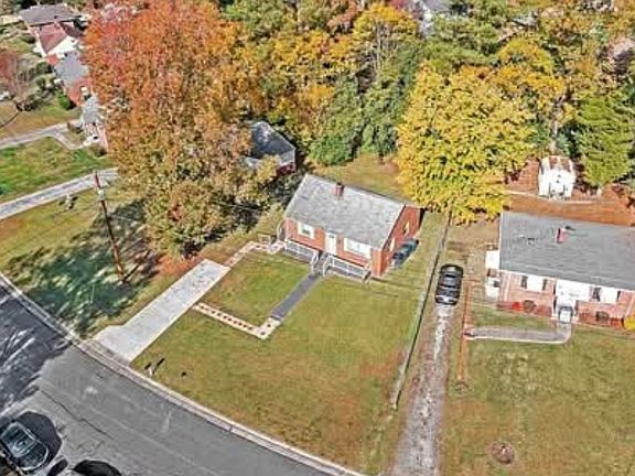 5th image of 2506 White Oak Ave