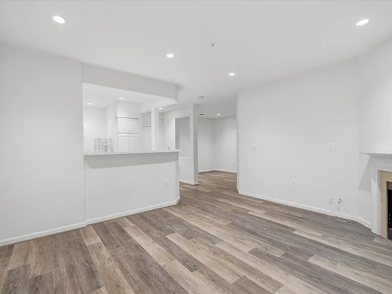 12915 Alton Sq #113 — Photo 12