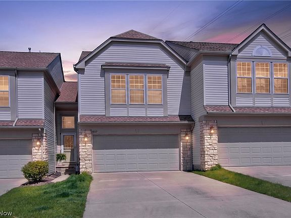 2nd image of 1557 N Yorkshire Dr