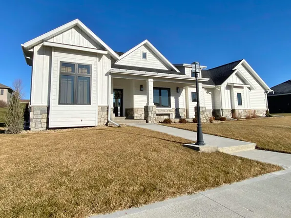 513 Dogwood Dr SE, Le Mars, IA 51031