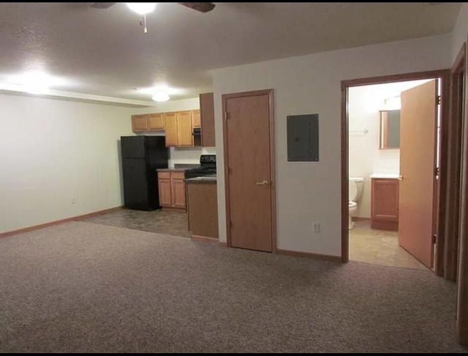 2nd image of 127 W Washington St #Wi