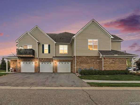 9864 Ridge Run St, Howell, MI 48855