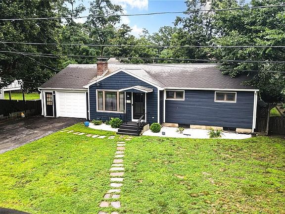 3rd image of 123 Lockhaven Rd