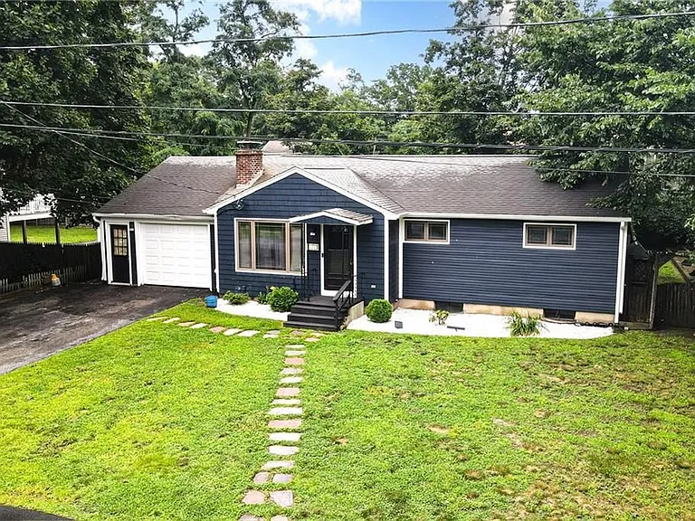 123 Lockhaven Rd — Photo 3