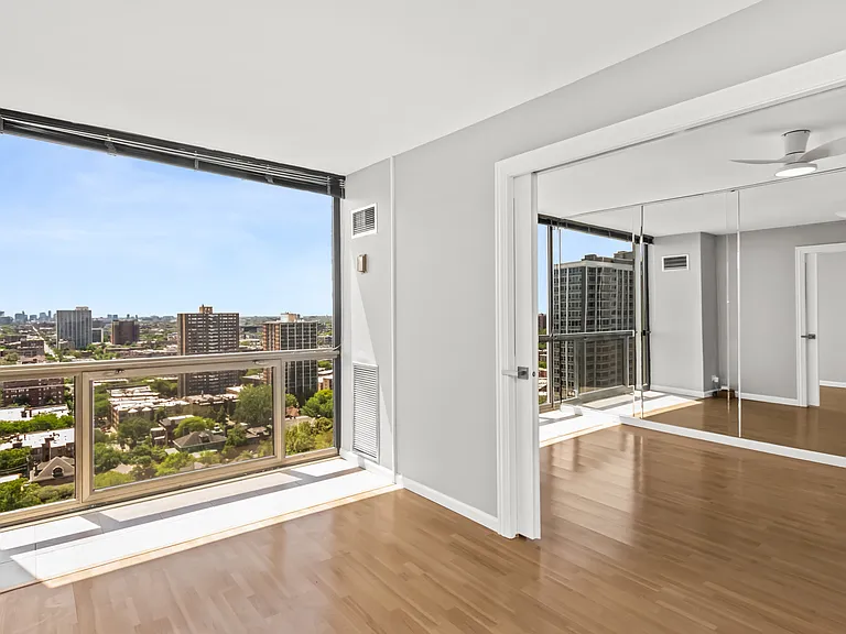 4343 N Clarendon Ave #2401 — Photo 9