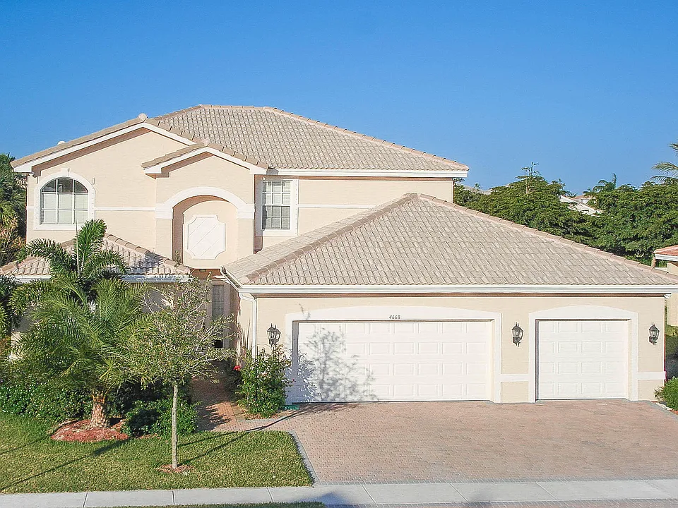 4668 SW 183rd Ave