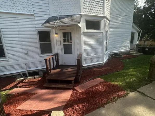 318 N Galena Ave, Freeport, IL 61032