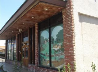 2626 N Blackstone Ave, Fresno, CA 93703