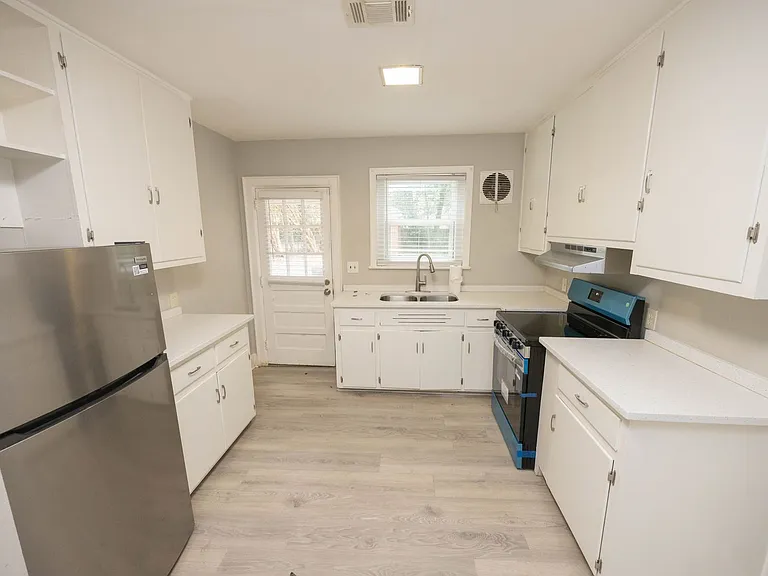 2058 Woodley Rd — Photo 19