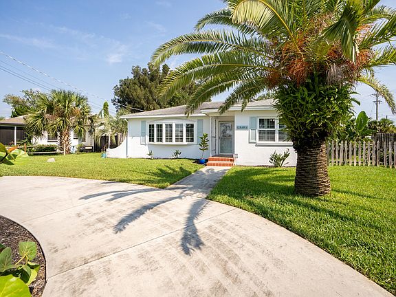 3rd image of 414 Flagler Blvd