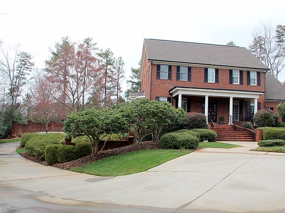 3rd image of 24 Parkins Glen Ct