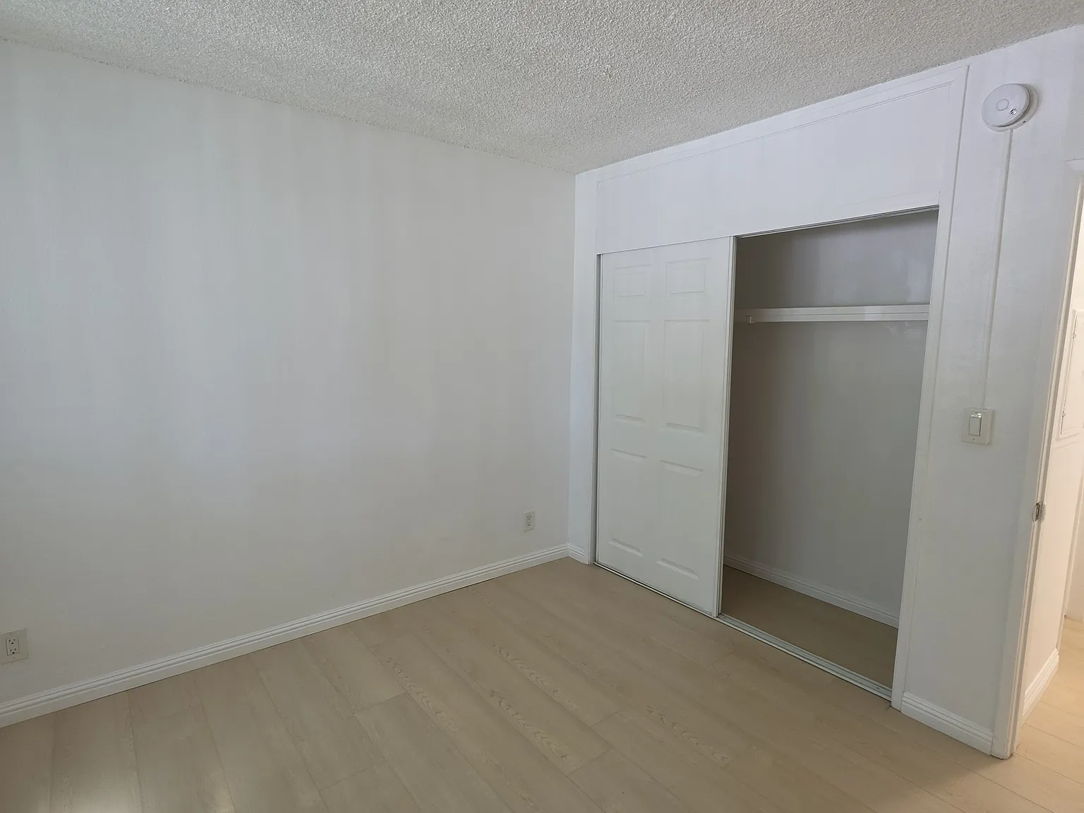 13059 Oxnard St — Photo 3