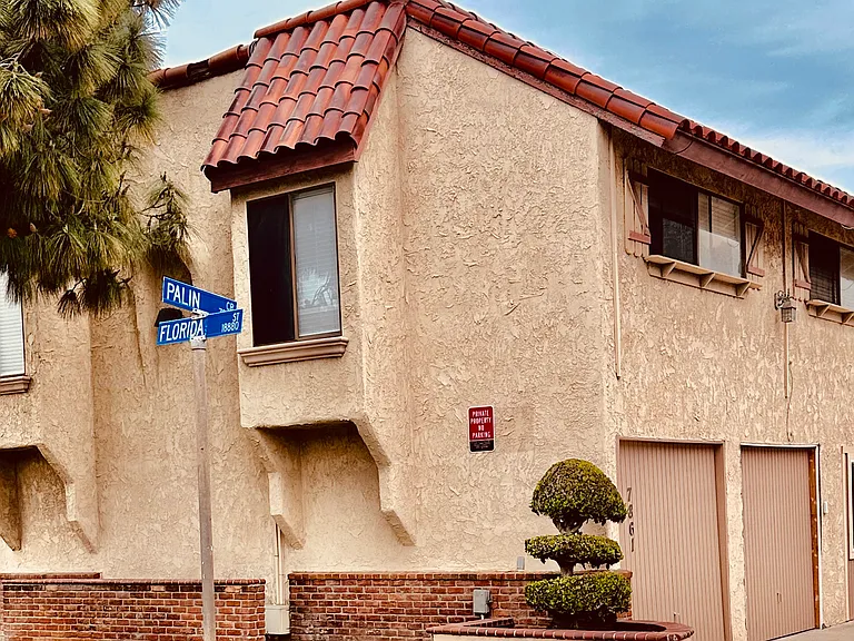Palin Cir — Photo 1
