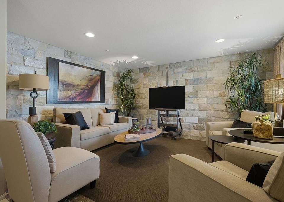 1st image of 271 Paseo Gregario