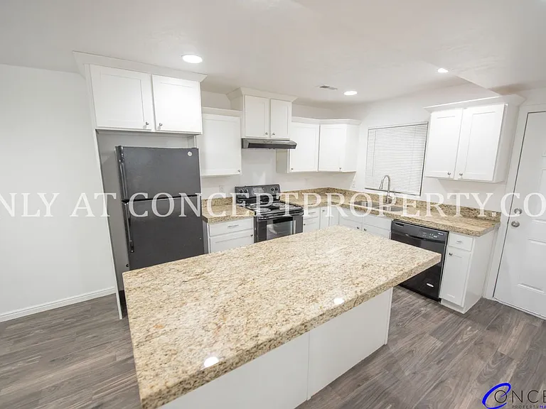 Foothill Terrace — Photo 283