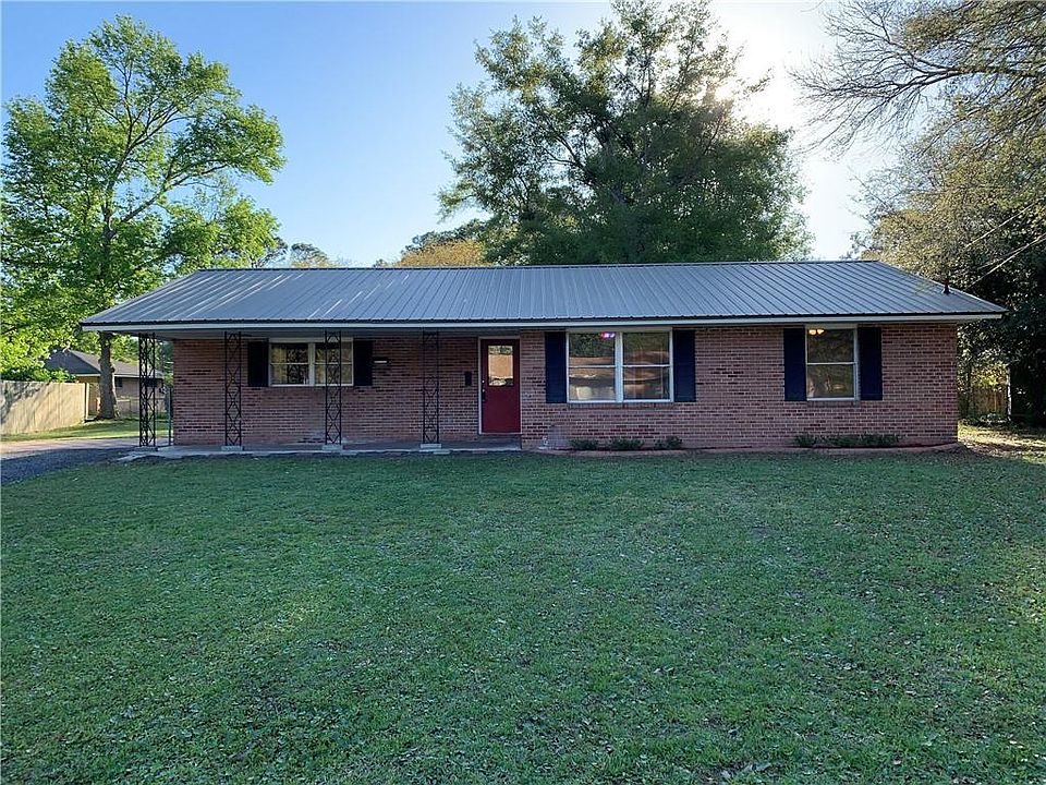1st image of 676 Mitscher Dr