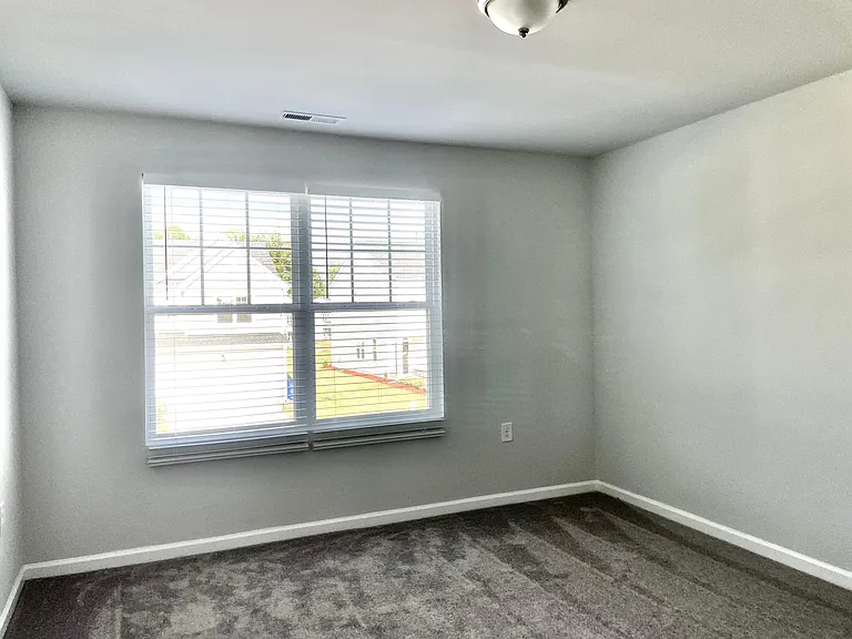 1618 Chestnut Tree Dr — Photo 15