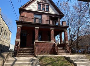 1724 N Franklin Pl, Milwaukee, WI 53202