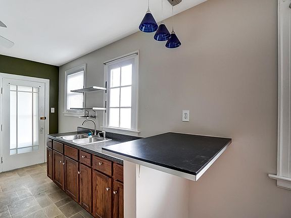 2nd image of 104 Bank Ave #2