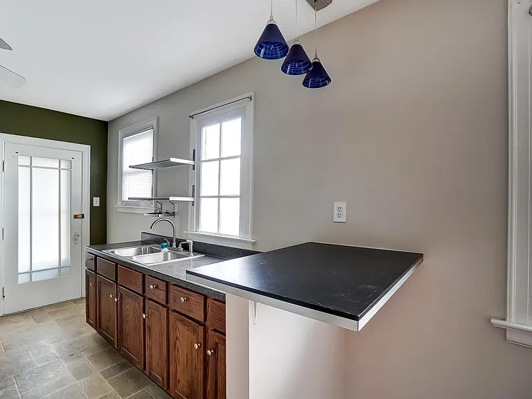 104 Bank Ave #2 — Photo 10