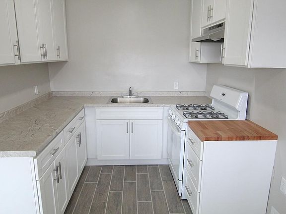 5th image of 3247 W Century Blvd APT 4