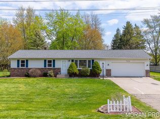 7636 Walnut Ave, Jenison, MI 49428