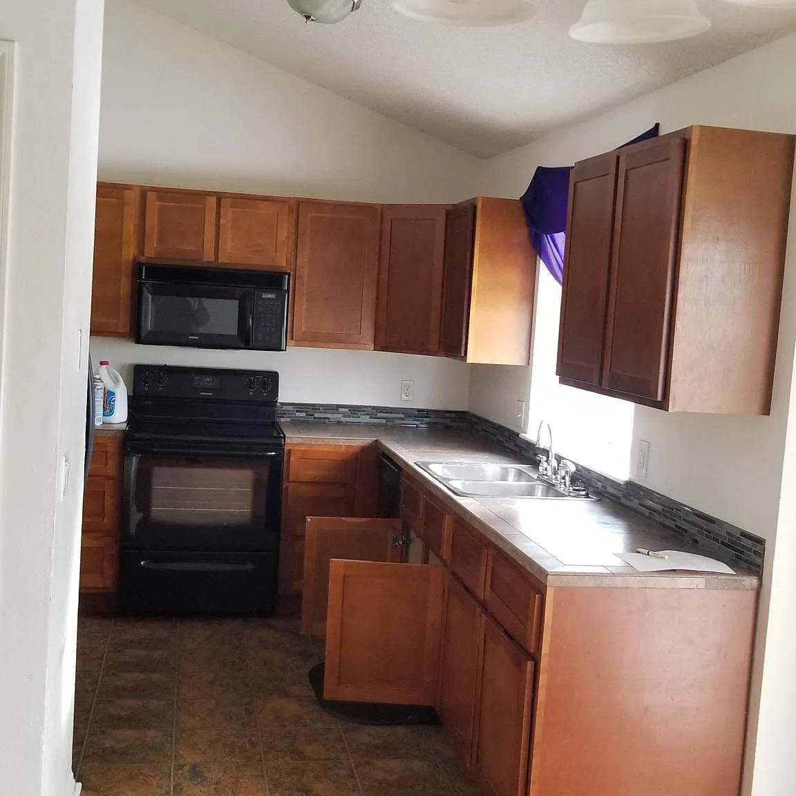 4 bed, 1861 sqft, $2,775 — Photo 4