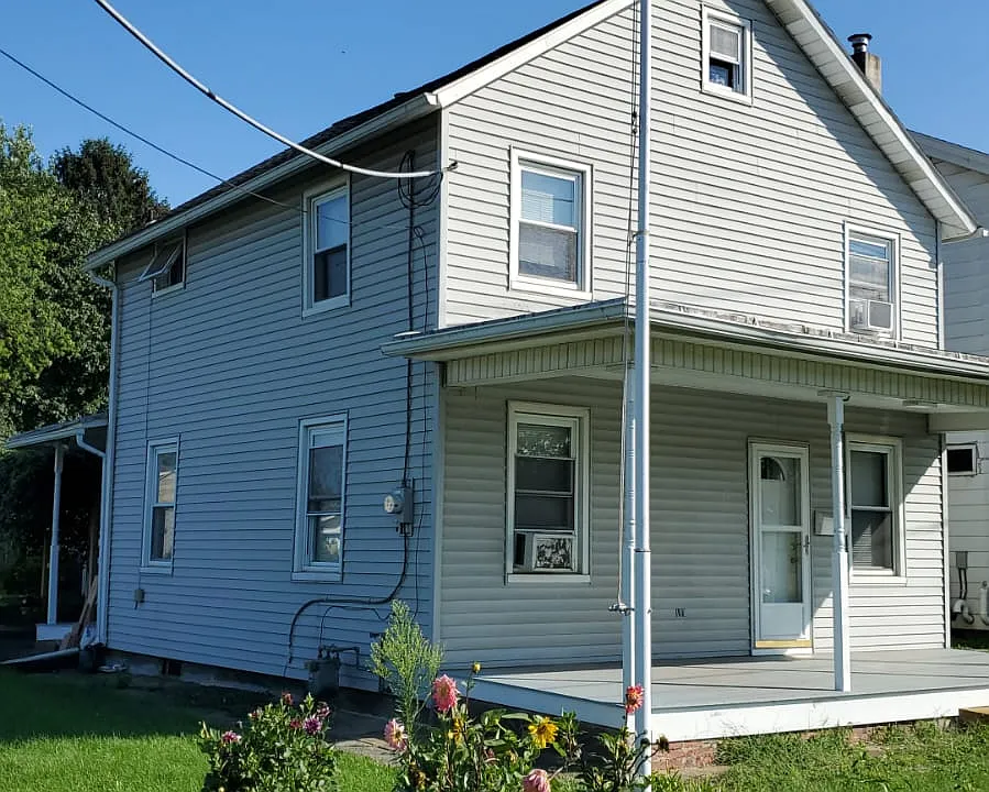 2 Railroad St