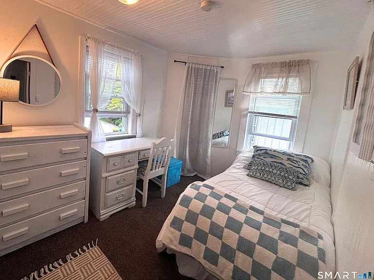 918 Fairfield Beach Rd — Photo 3