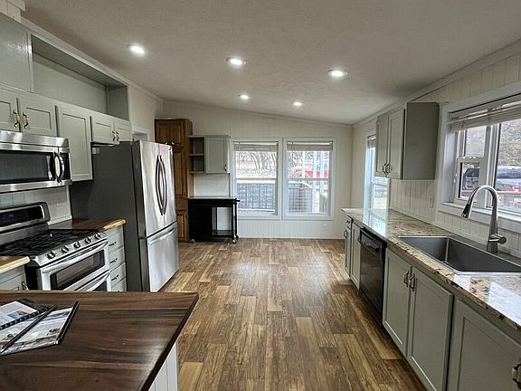 3rd image of 138 Spanish Oak Trail