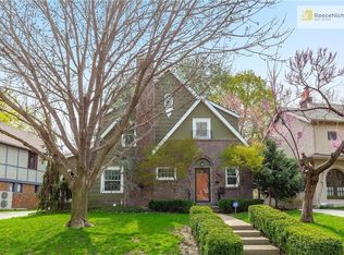 6915 Edgevale Rd, Kansas City, MO 64113