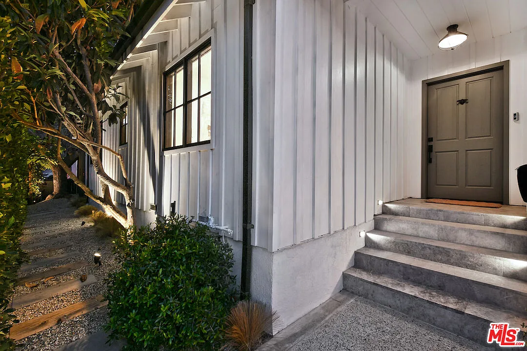 4 bed, 4.0 bath, 3456 sqft, $14,500 — Photo 4