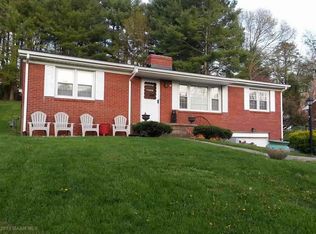 117 Robin Hood Rd, Staunton, VA 24401