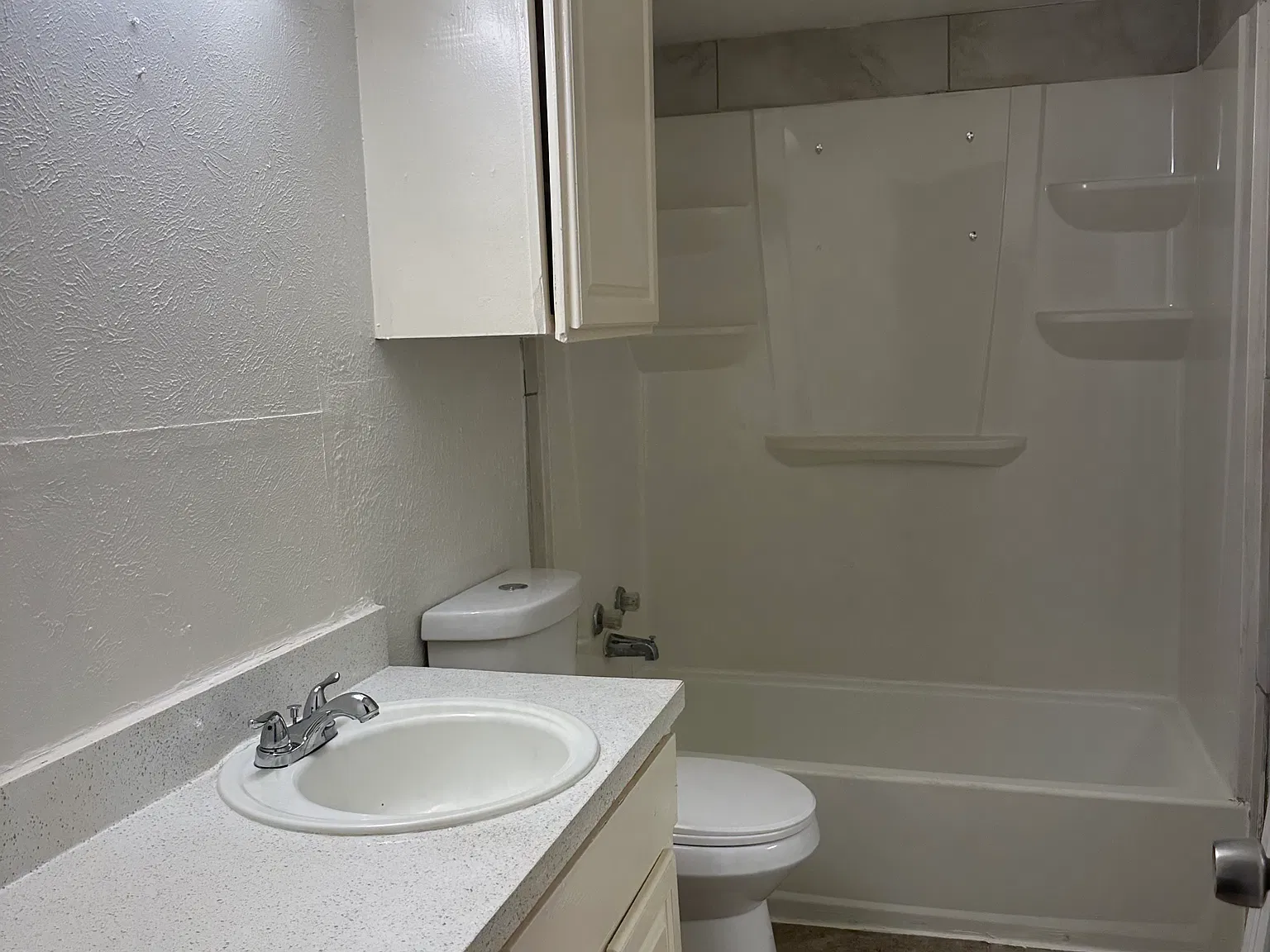 2 bed, 1100 sqft, $1,350 — Photo 2