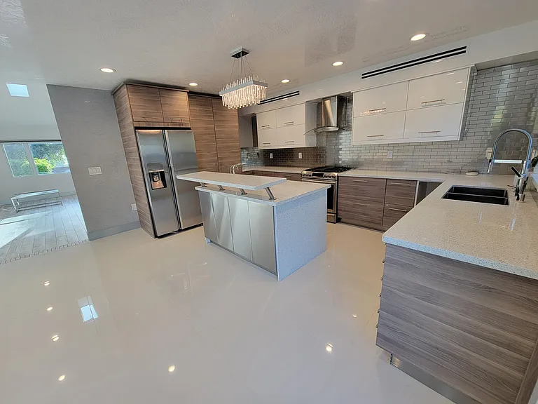 10730 Helendale Ave — Photo 19