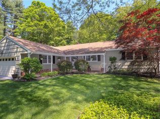 5 Canterbury Ln, Suffern, NY 10901