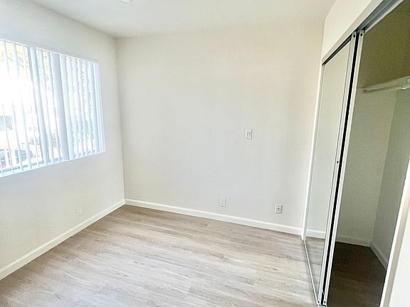 5th image of 858 S Ardmore Ave #107A