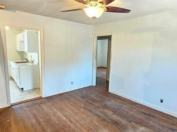 2nd image of 518 Azalea Ave