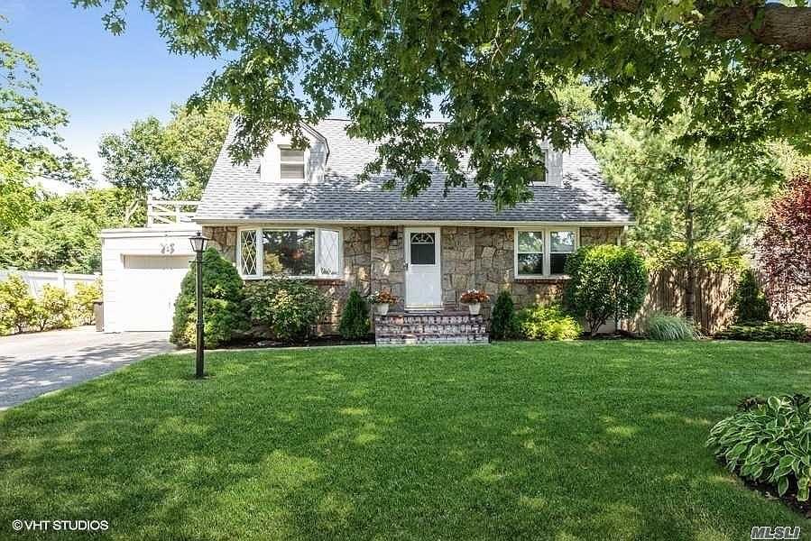 1st image of 61 Wickey Ave