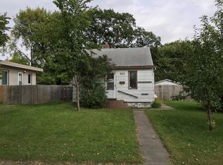 923 S 20th St, Grand Forks, ND 58201