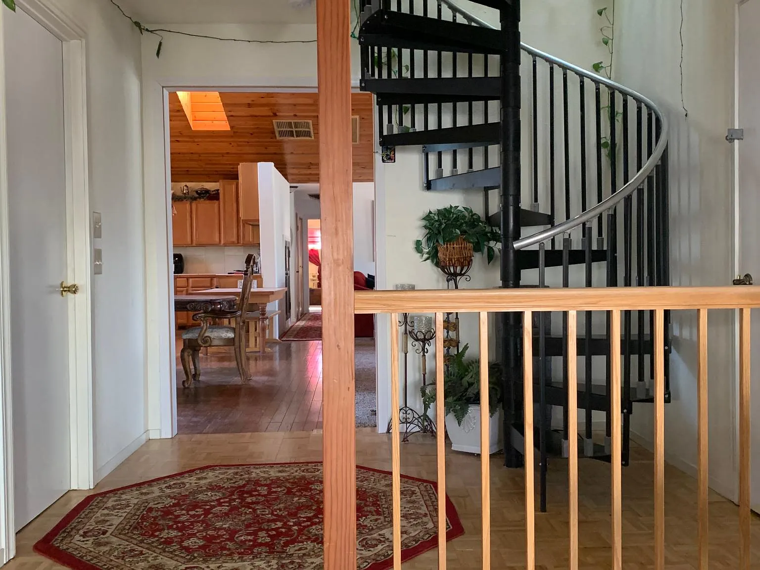 3 bed, 2872 sqft, $2,500 — Photo 2