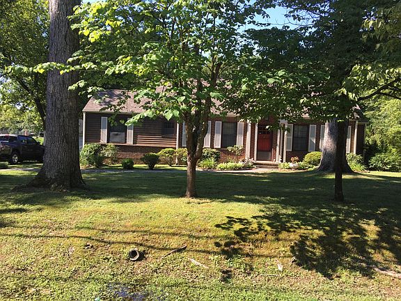 3rd image of 514 Woodlawn Pike